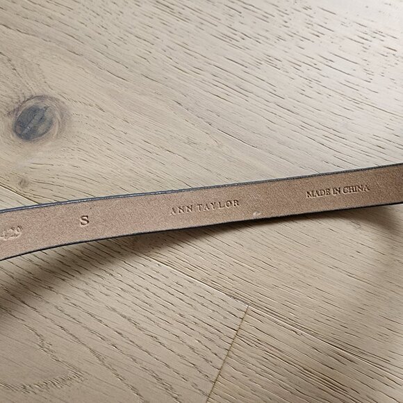 Ann Taylor grey skinny leather belt size S - Picture 3 of 5